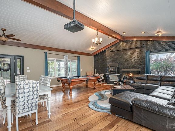 5th image of 1473 Saint Clair Ave