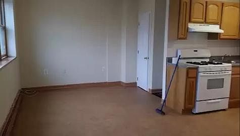 4th image of 7817 Metropolitan Ave #2F