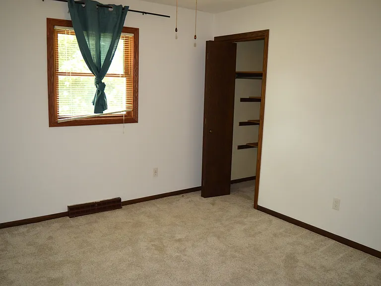 1870 Sand Ridge Ct — Photo 9