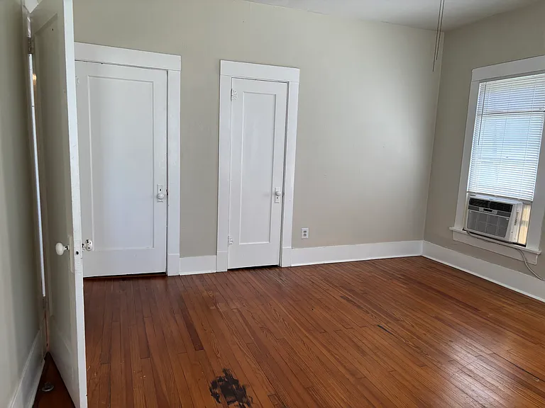301 Estelle St — Photo 12