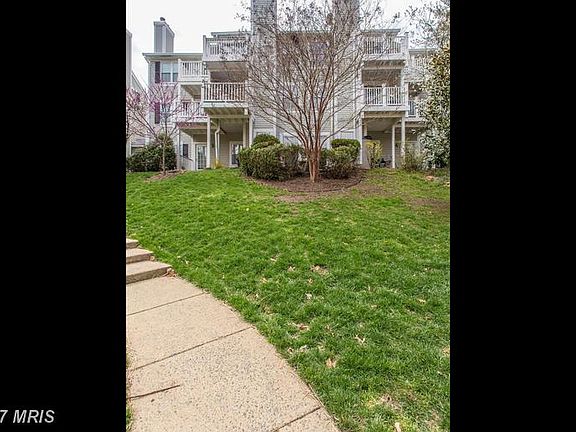 2nd image of 2903H S Woodley St #8