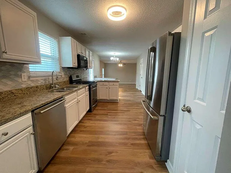 408 Canoga Ct — Photo 9