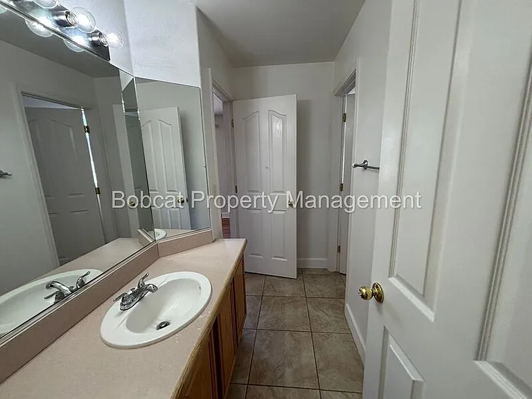 1477 Ridge Point Dr — Photo 31