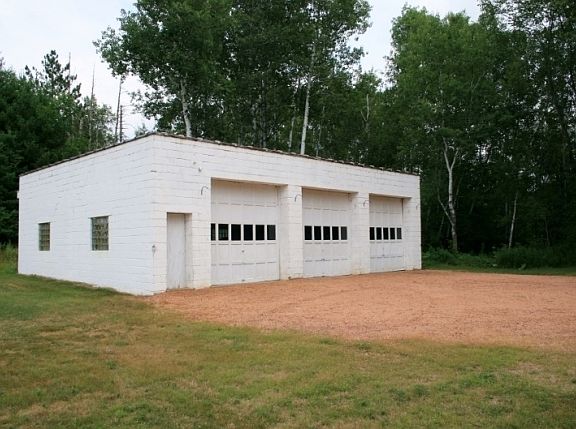 5th image of 10406 Woodland Dr