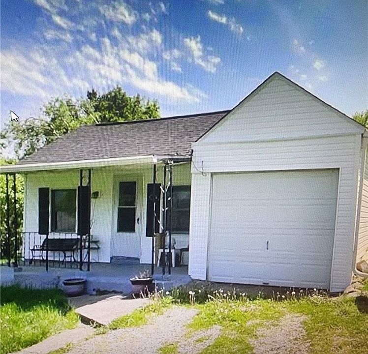 1st image of 1372 Clay St