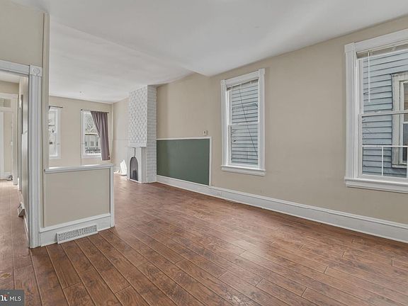 5th image of 323 Market St