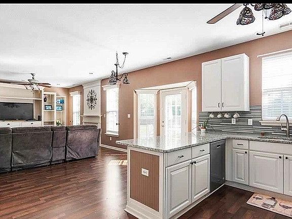 5th image of 2131 Russet Ct