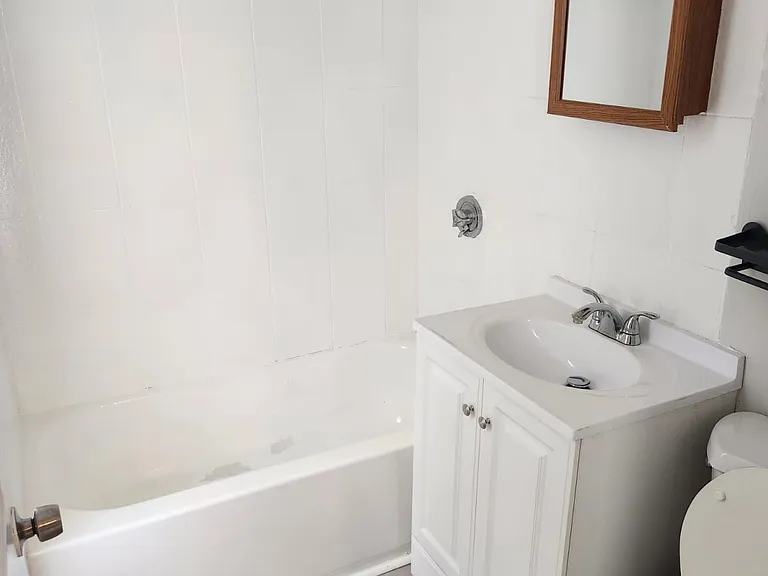 72 Esther St #1 — Photo 2