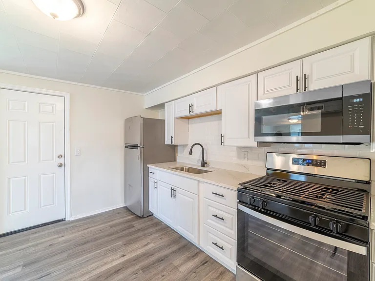 19 Rimbach St #5 — Photo 7
