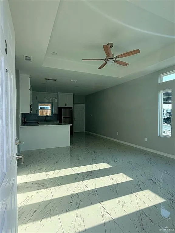 2 bed, 2.0 bath, 970 sqft, $1,350 — Photo 4