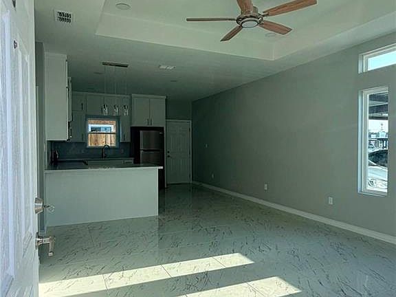4th image of 3806 Rosewood Dr #3