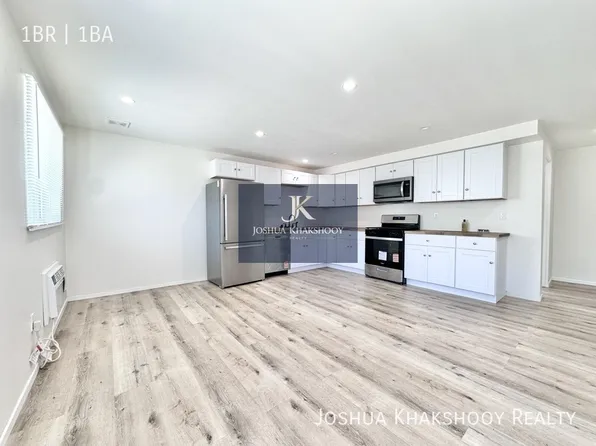 14615 Gilmore St #1, Van Nuys, CA 91411