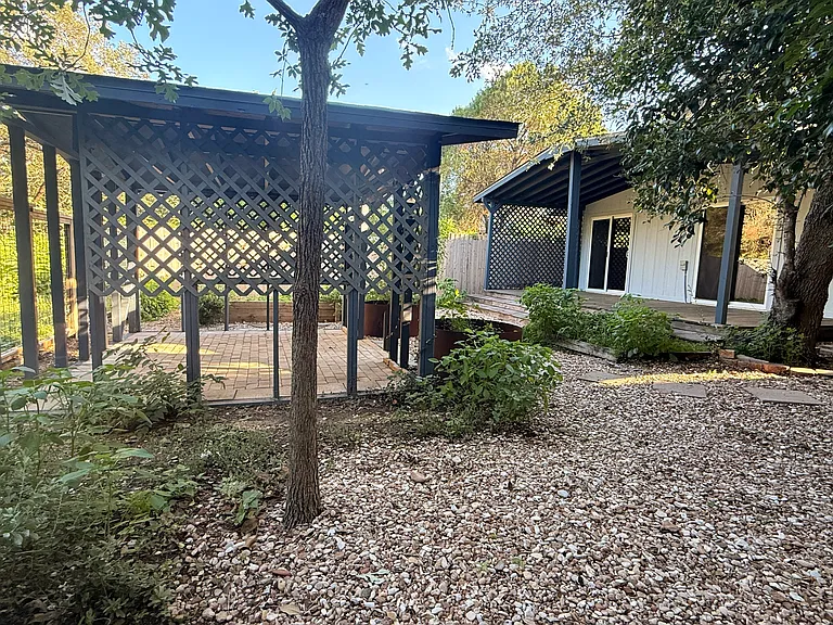 10513 Archdale Dr — Photo 25