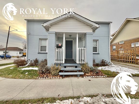 2nd image of 164 Centre St N