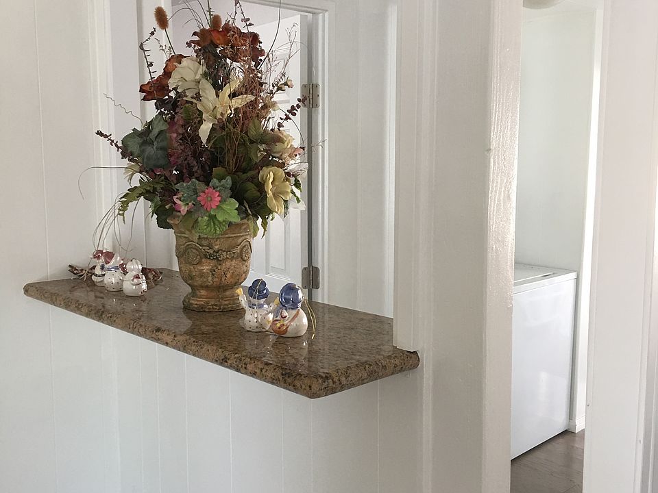 FLOWER PRESENTATION AREA