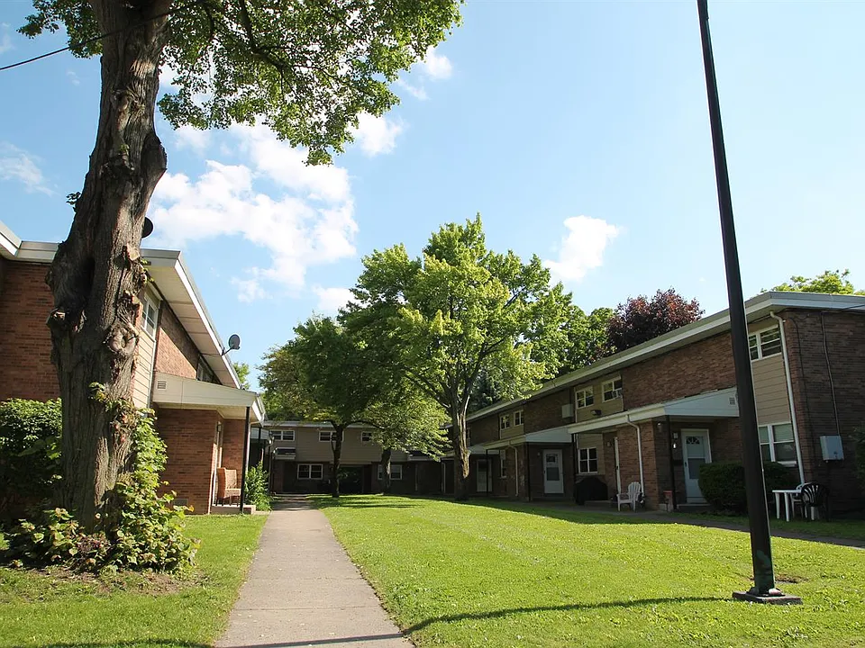 Delsan Court