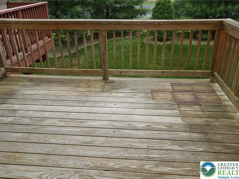 1033 King Way — Photo 4