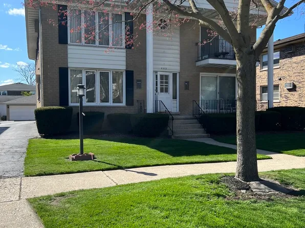 4512 Park Ave APT 1A, Brookfield, IL 60513