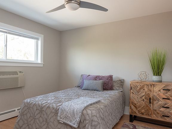 4th image of 1900 Oakton St #0