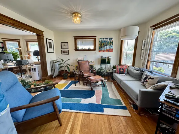 103 Farquhar St Floor 3, Roslindale, MA 02131