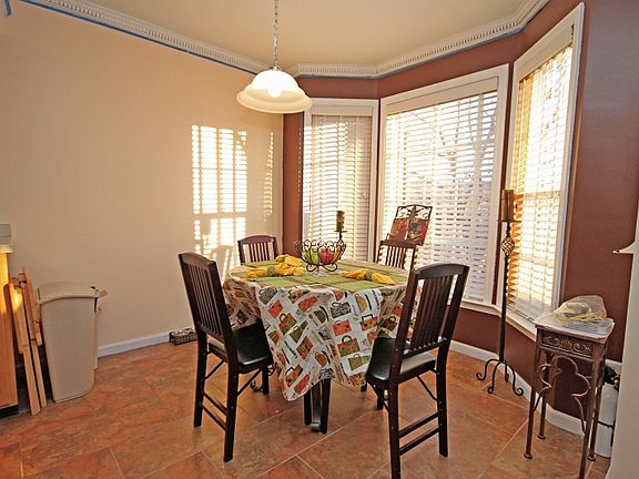 3rd image of 1 Lakeview Dr #2206