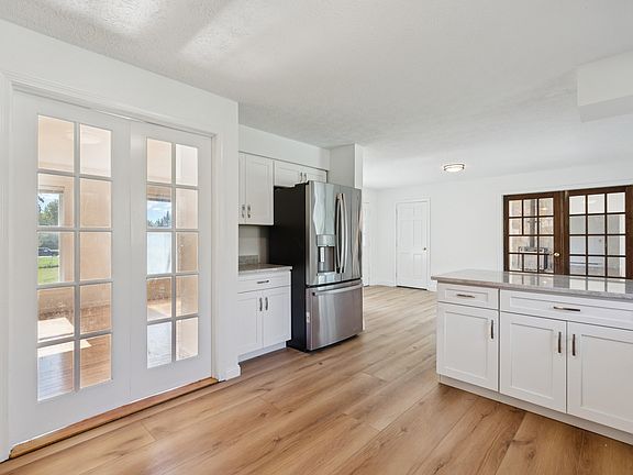 2nd image of 17 Chestnut Drive