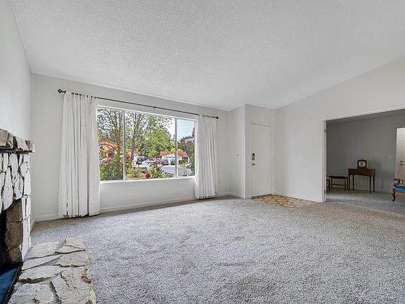 5th image of 170 WREN Court