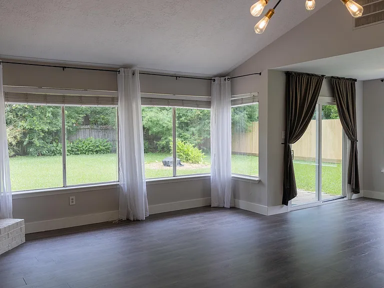 1204 Osborne Dr — Photo 5