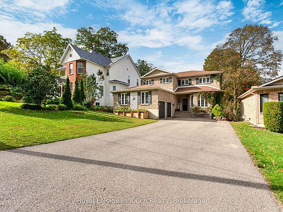 2nd image of 682 Dominion Ave