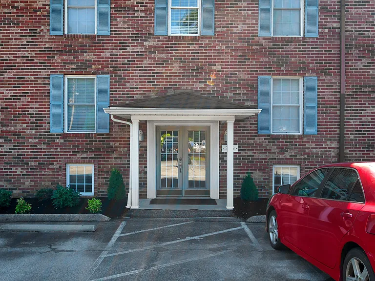 739 N Hite Ave #1 — Photo 2