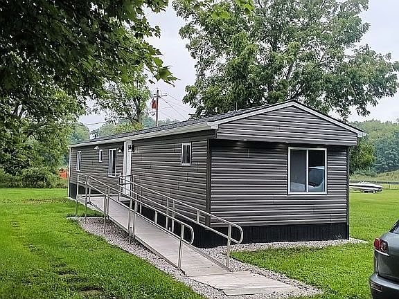 2nd image of 141 Petersburg Ln