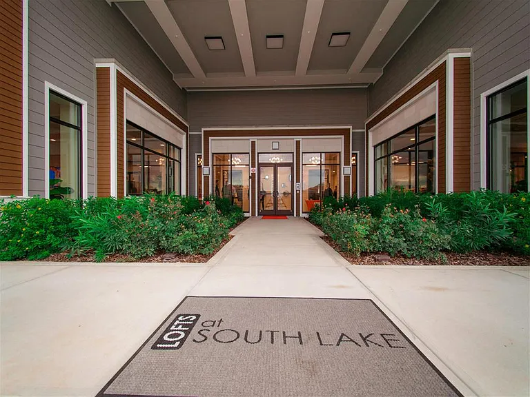 Lofts at South Lake — Photo 3