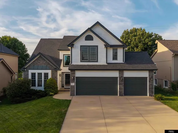 16428 Ames Ave, Omaha, NE 68116