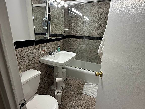 5th image of 279 E 44th St APT 2H