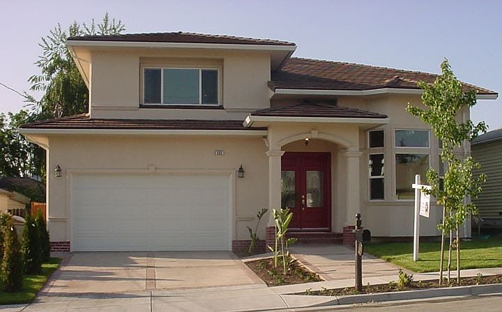 1st image of 335 De Leon Ave