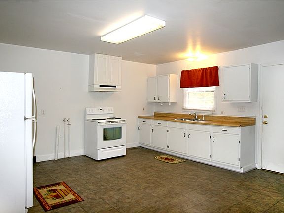 5th image of 1410 Central Dr APT A