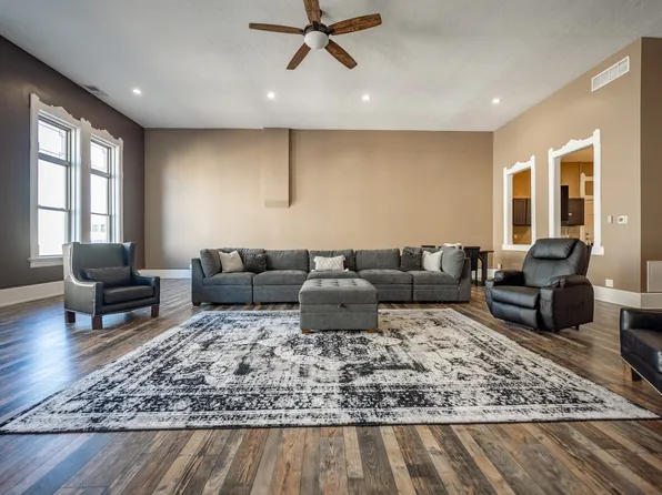 12 E Washington St #201, Greencastle, IN 46135