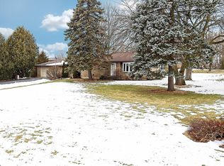 2214 N Adelphi Ave, Waukegan, IL 60087