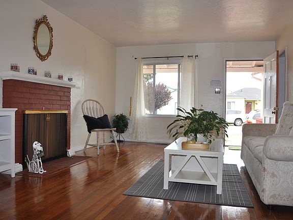 4th image of 2822 Andrade Ave