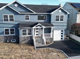 2669 Orchard St, Bellmore, NY 11710