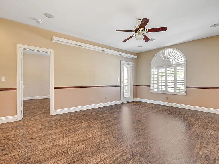 408 Silver Prairie Ct — Photo 35
