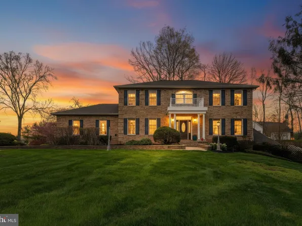 2185 Peggys Dr, Eldersburg, MD 21784