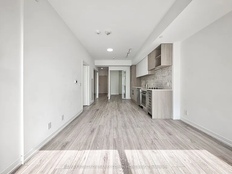 2020 Bathurst St #339 — Photo 26