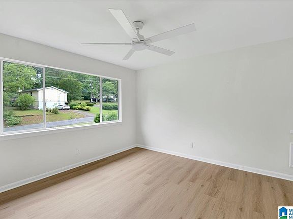 5th image of 1645 Barrington Ln