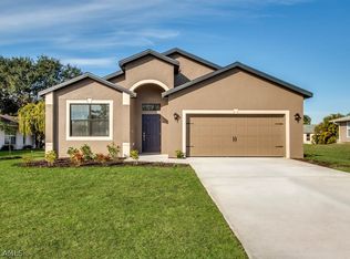 2525 NE Juanita Place Cpe, Coral, FL 33909