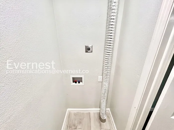 4328 Waits Ave — Photo 16
