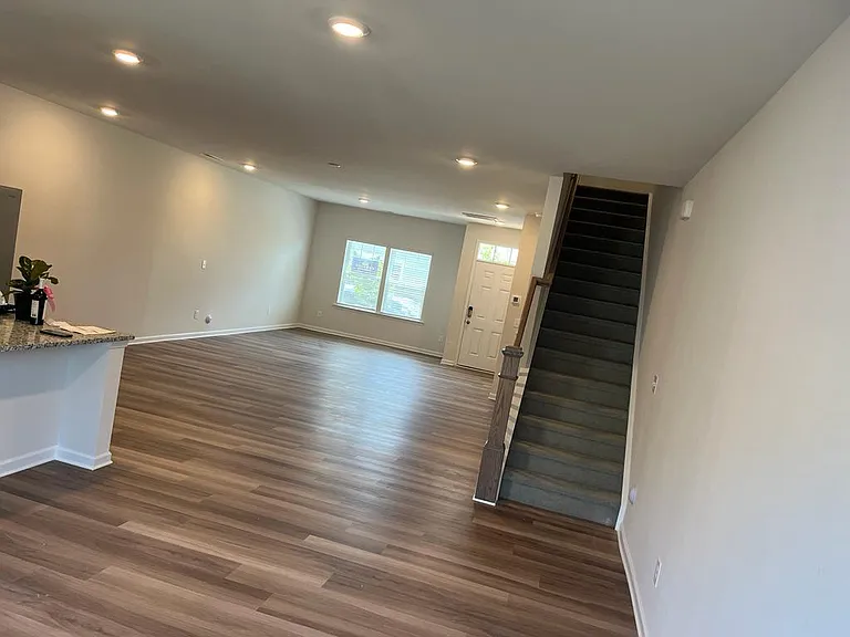 310 Sagecroft Ln — Photo 10