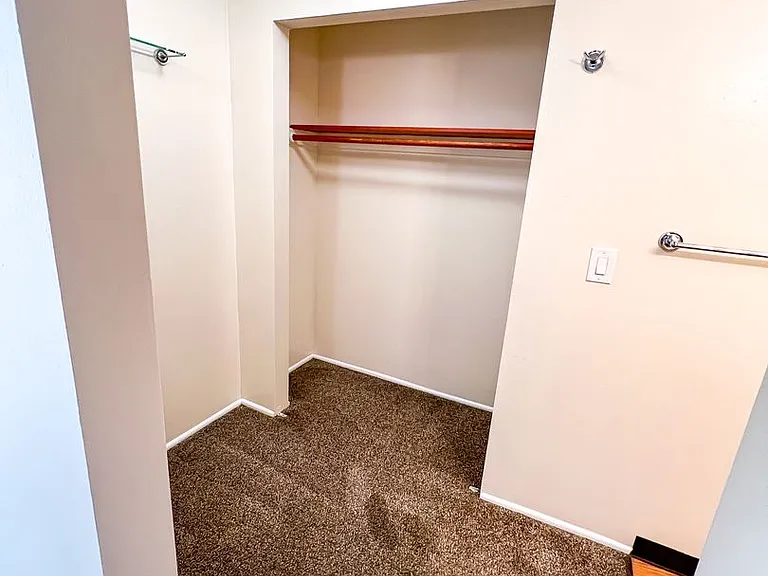IRO Apartments — Photo 43