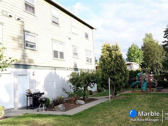 3rd image of 12404 Ambaum Blvd SW APT B1