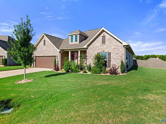 3rd image of 170 Rita Ann Way